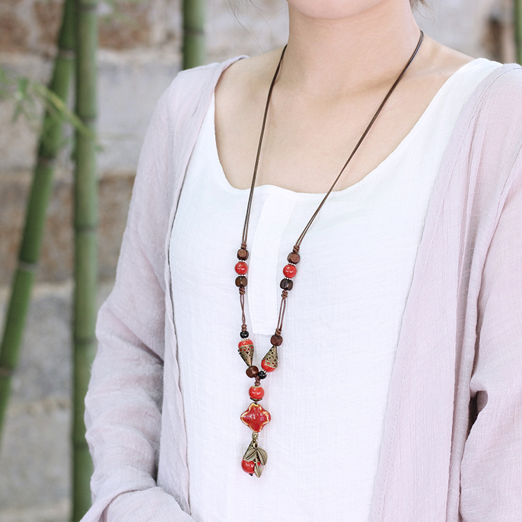 Long wild sweater chain
