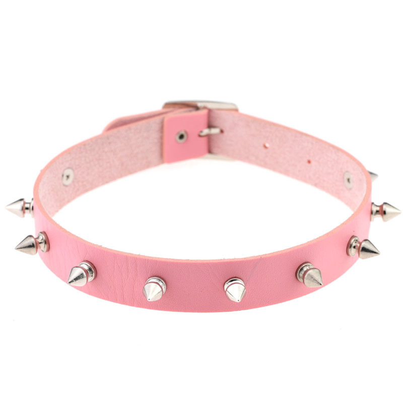 Rivet leather collar