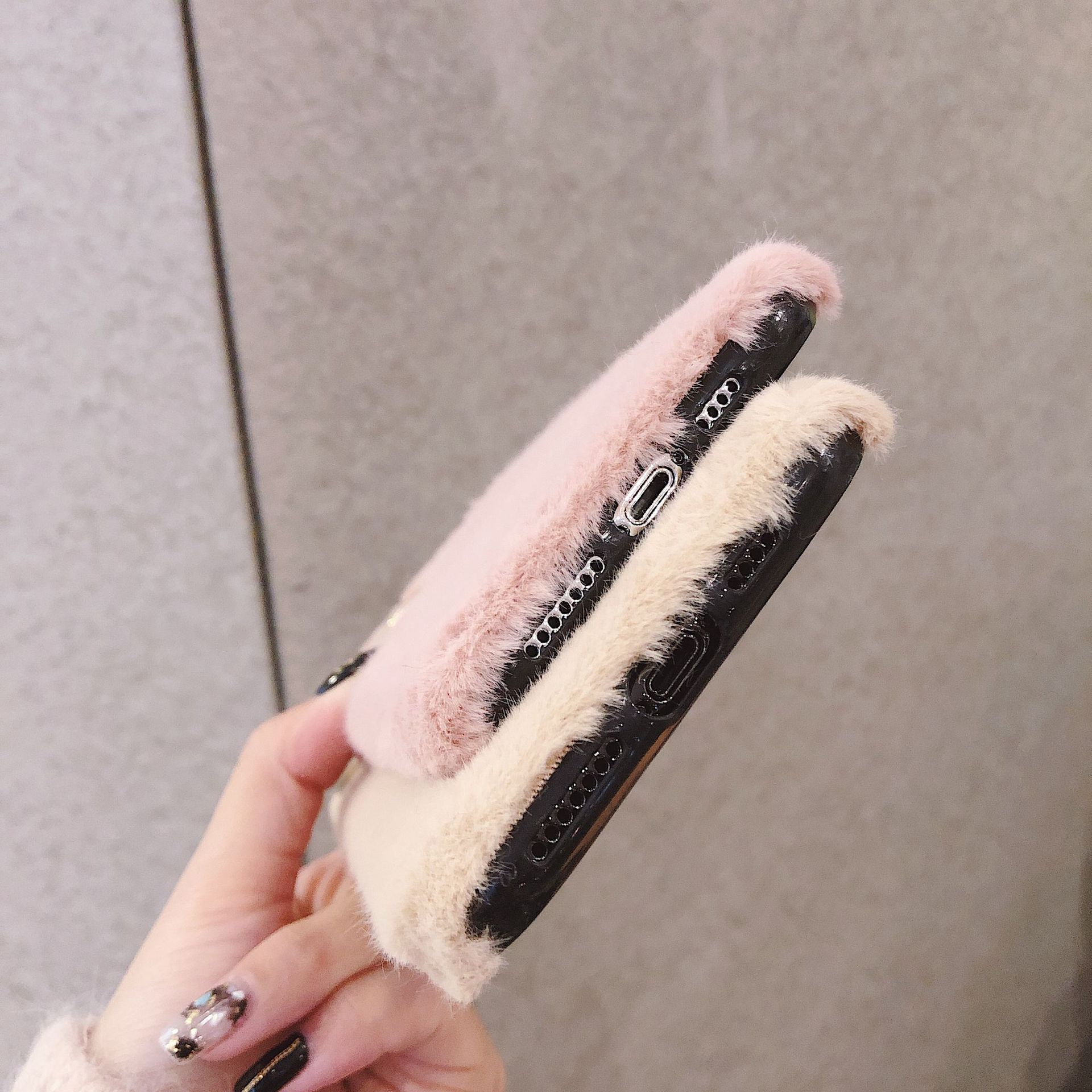 Autumn and winter small love warm plush phone case - Image 4