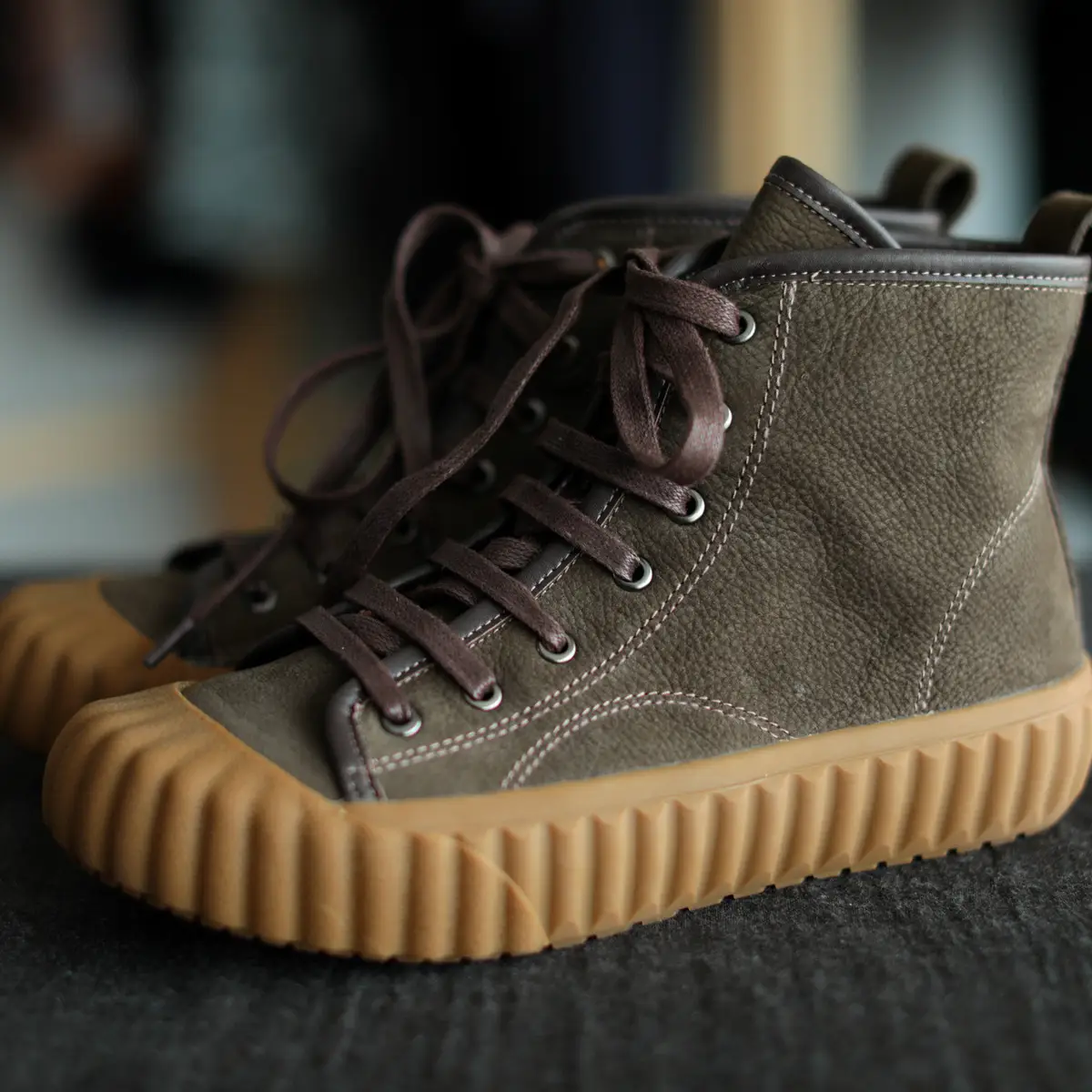 Tendon sole high-top cowhide shoes