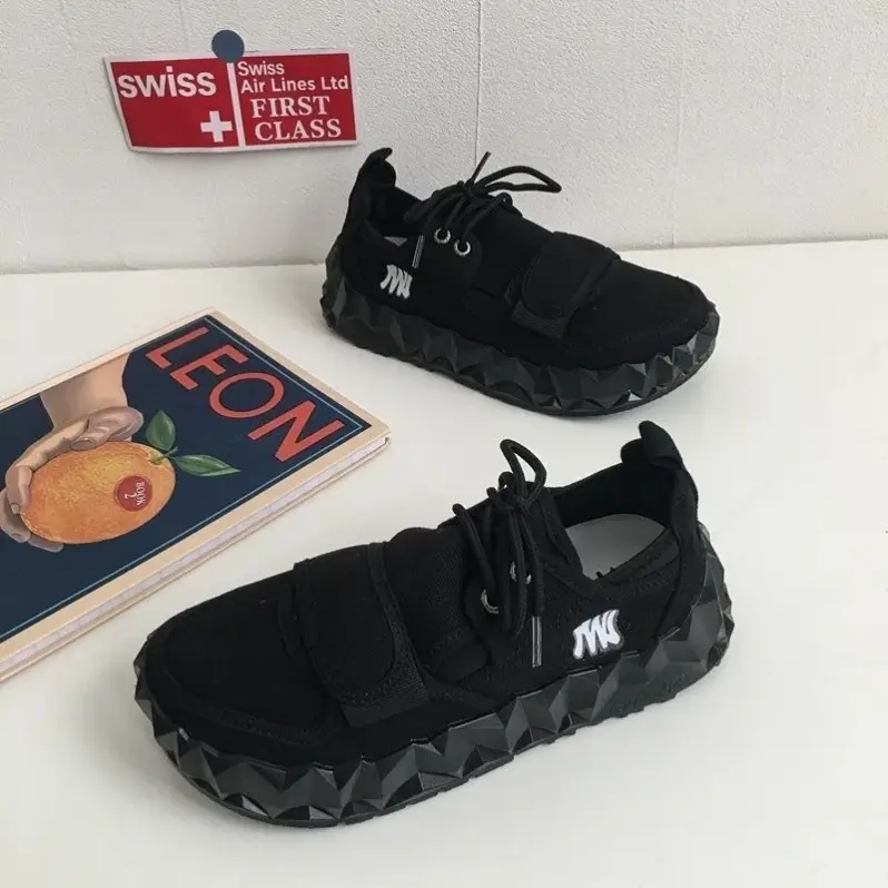 New sports shoes casual shoes