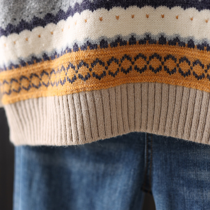 Jacquard embroidery V-neck knitted vest