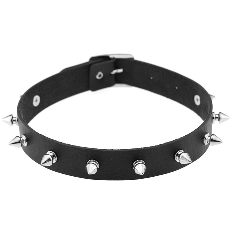 Rivet leather collar