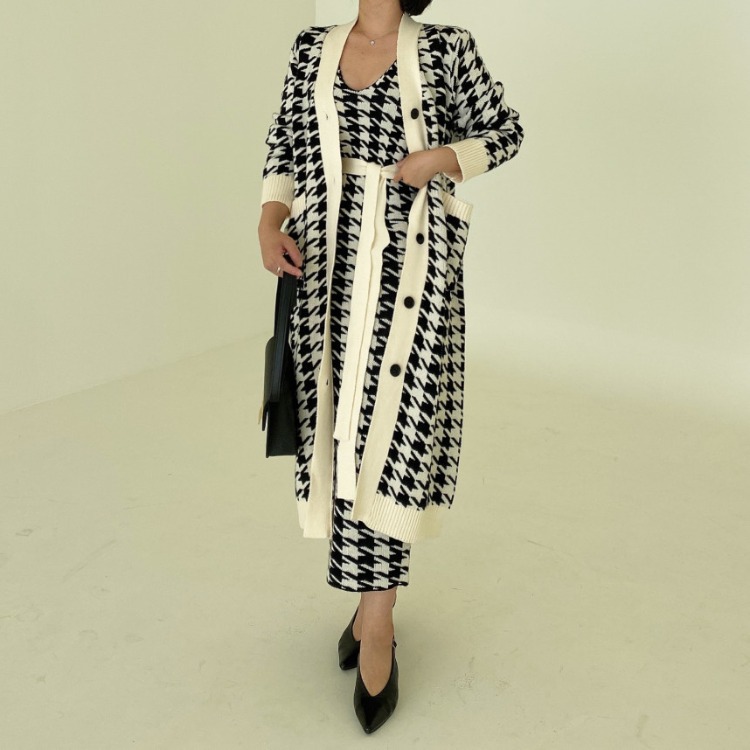 French niche lazy V-neck long knitted sweater