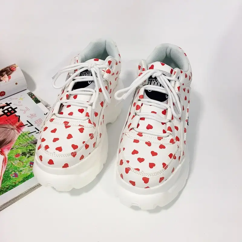 European and American women's thick-soled sneakers increase in Harajuku