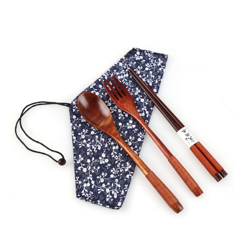 Portable wooden tableware for outdoor travel