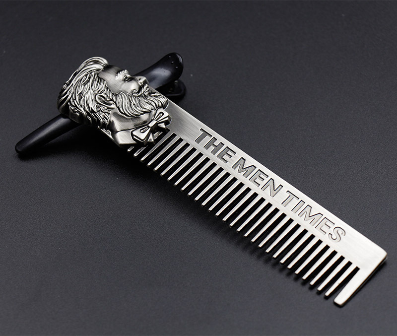 Portrait comb