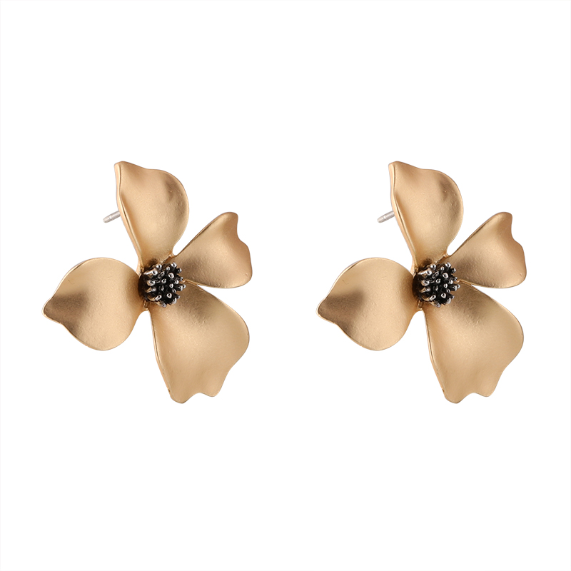 Metallic atmosphere exquisite simulation petal earrings