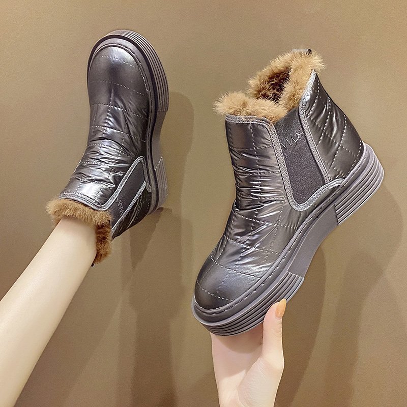 Anti-slip platform and velvet one-step snow boots