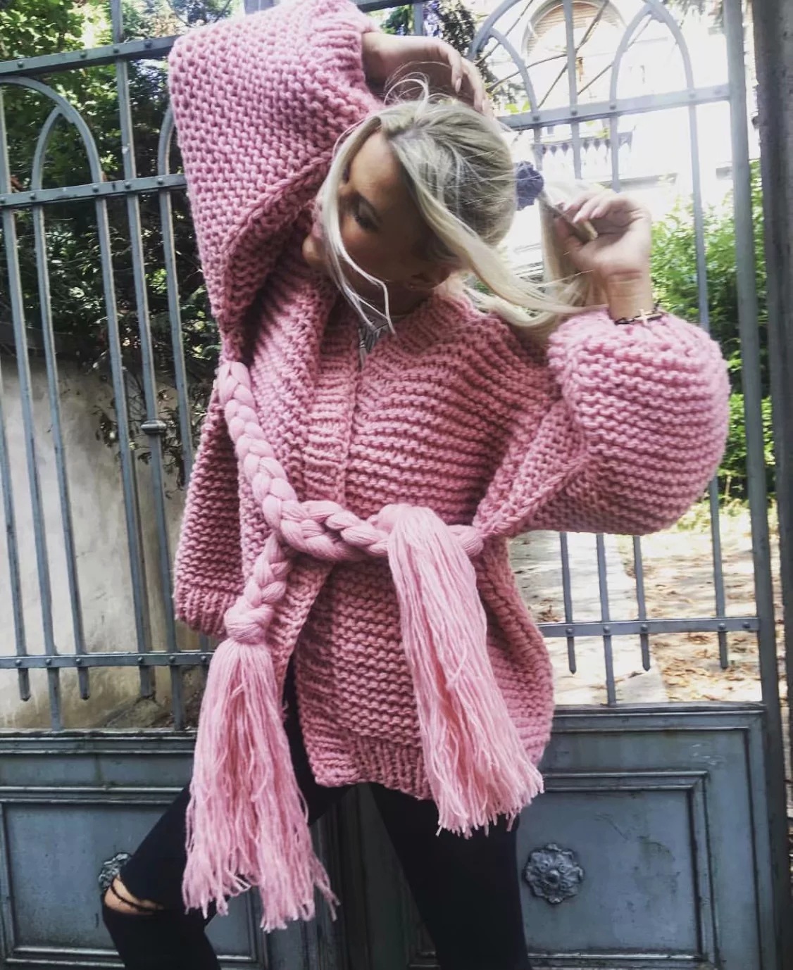 Hand-woven tassel strap lantern sleeve sweater