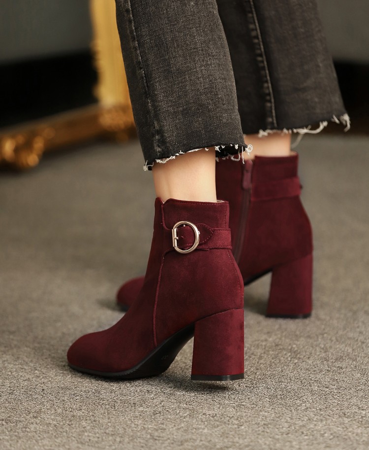 Thick heel ankle boots with velvet metal buckle