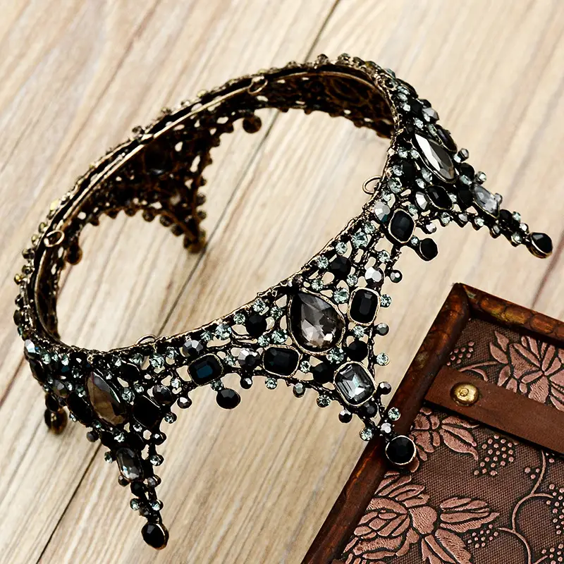 Retro round ornament and integral crown headdress