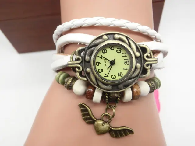 Vintage casual flying heart pendant bracelet belt