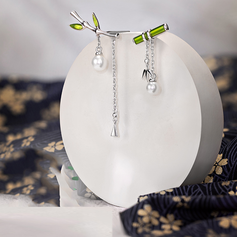 Vintage asymmetric earrings