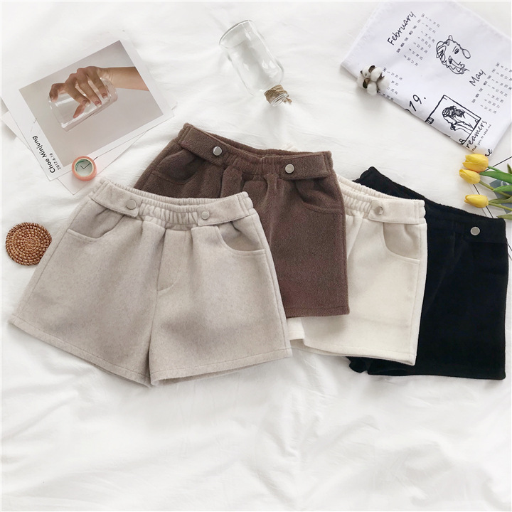 All-match outer wear woolen shorts