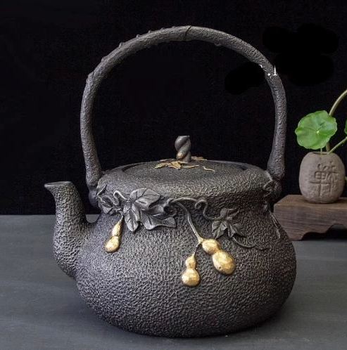 Théière en fonte pour induction