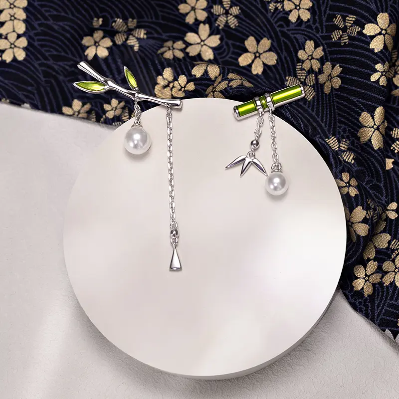 Vintage asymmetric earrings