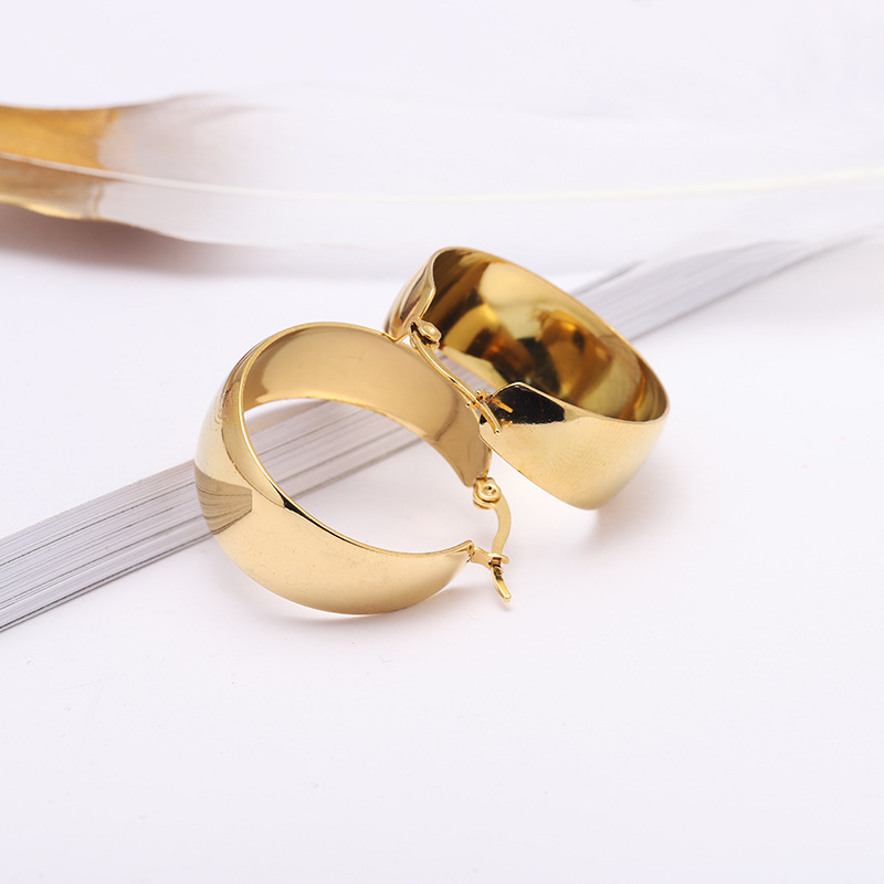 Stainless steel exaggerated round earrings