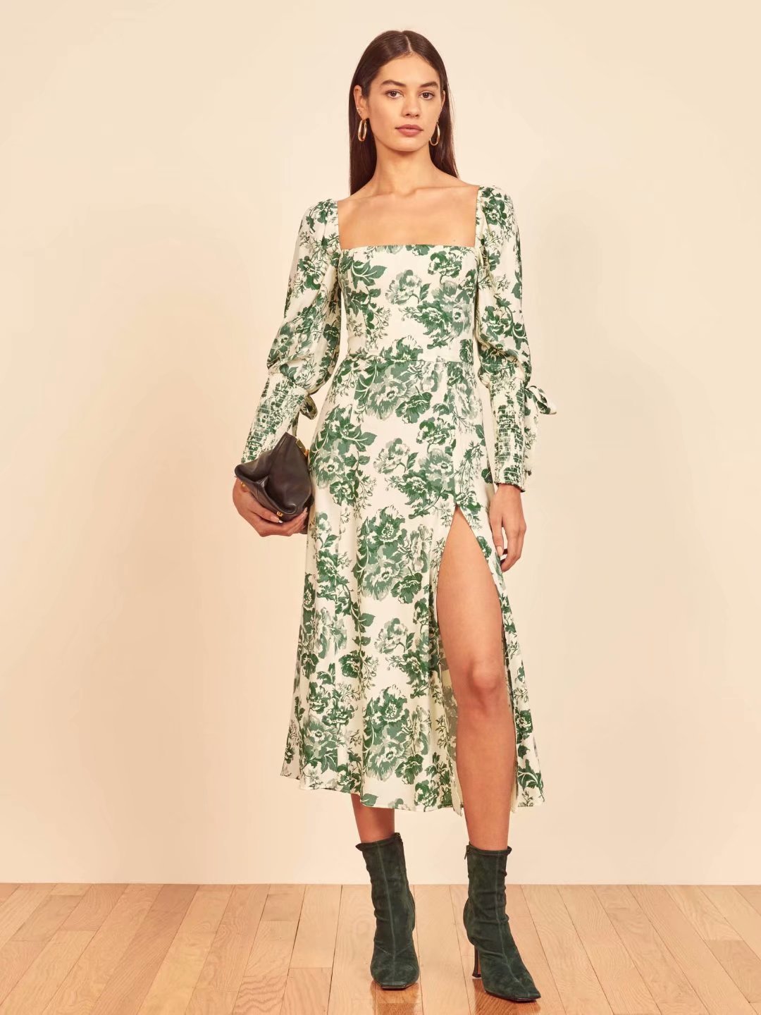 Printed dress Long skirt with sleeves and side slits