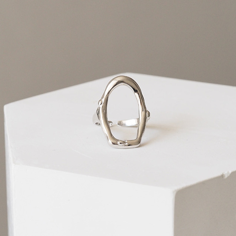 Exaggerated personality ring