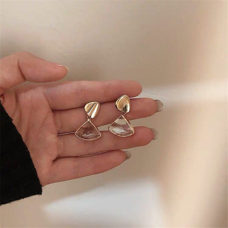 Scalloped transparent crystal earrings