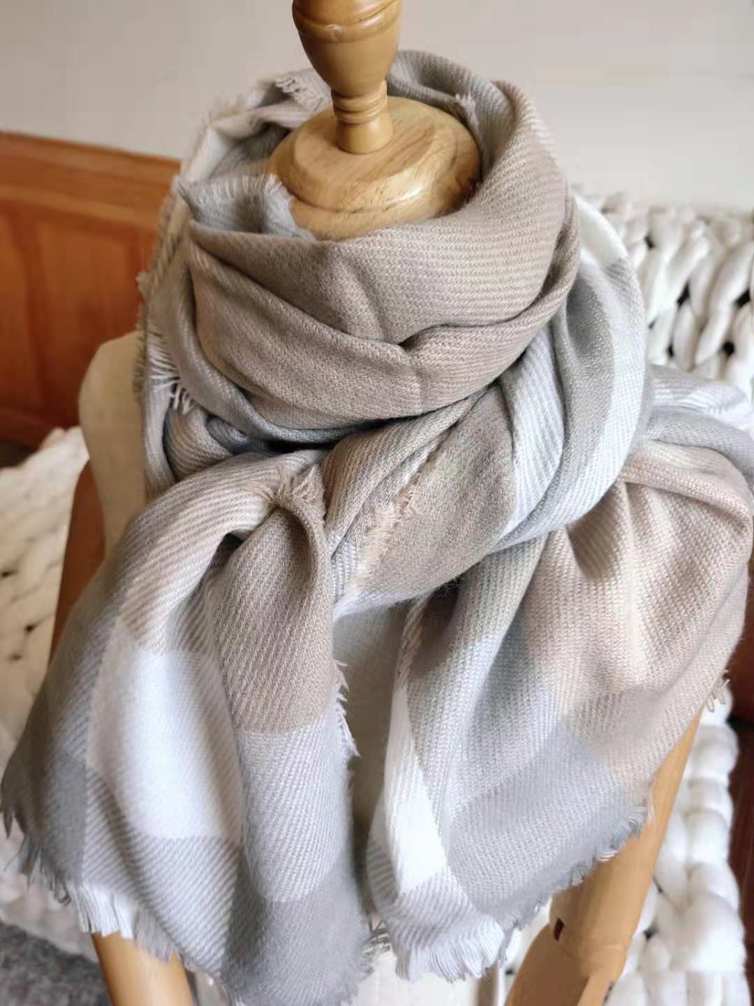 Solid color scarf shawl carpet