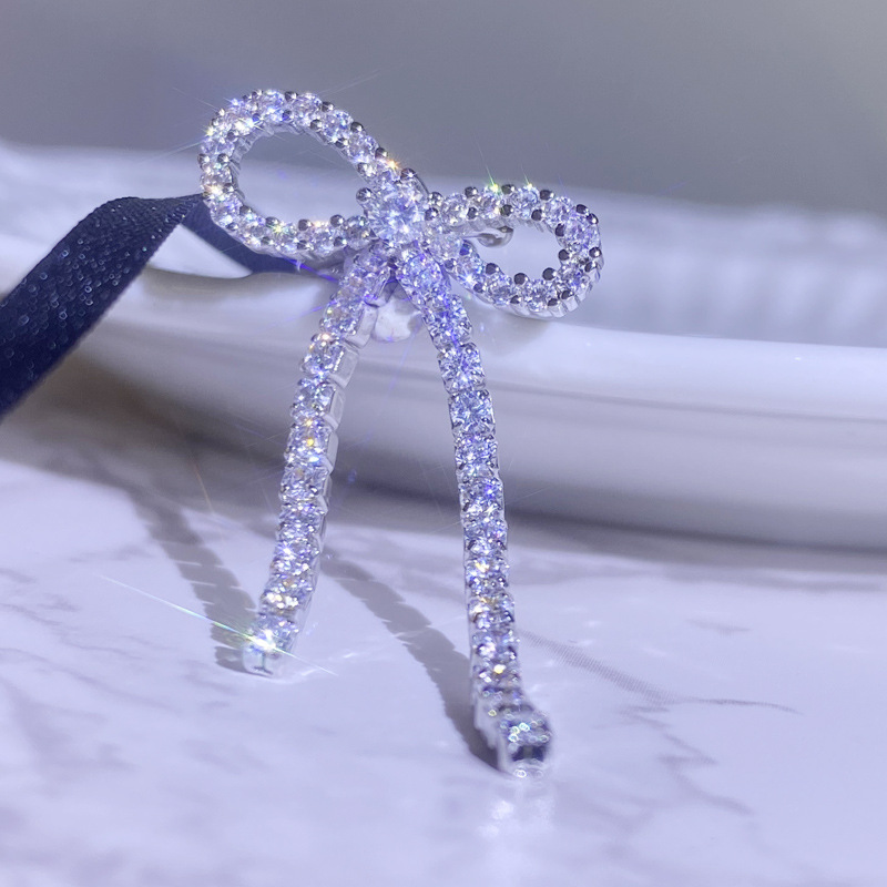 Gold inlaid with Diamond Fairy gas single ear buckle