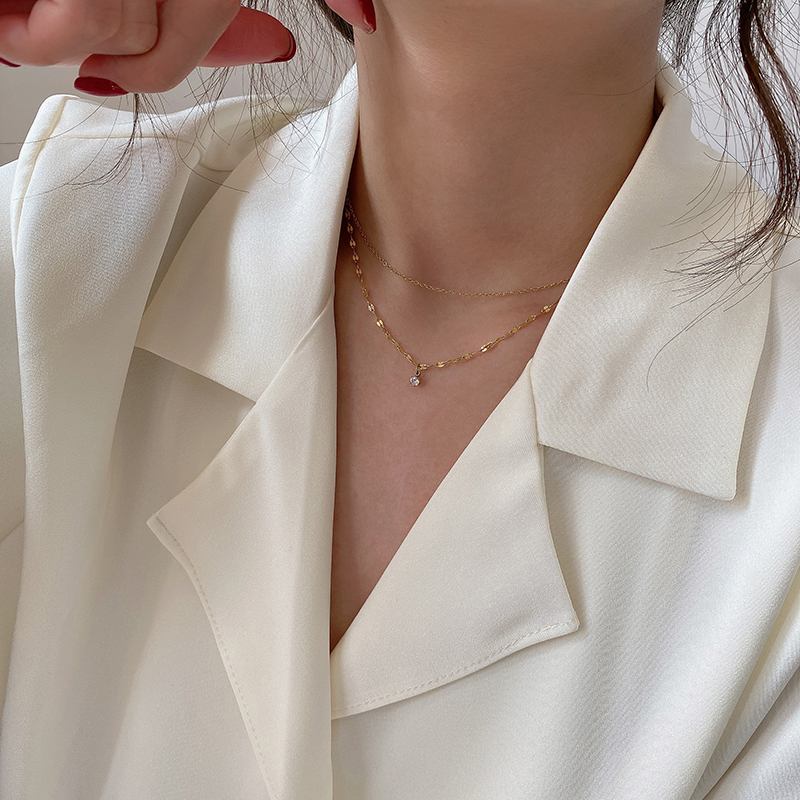 Colorless clavicle chain