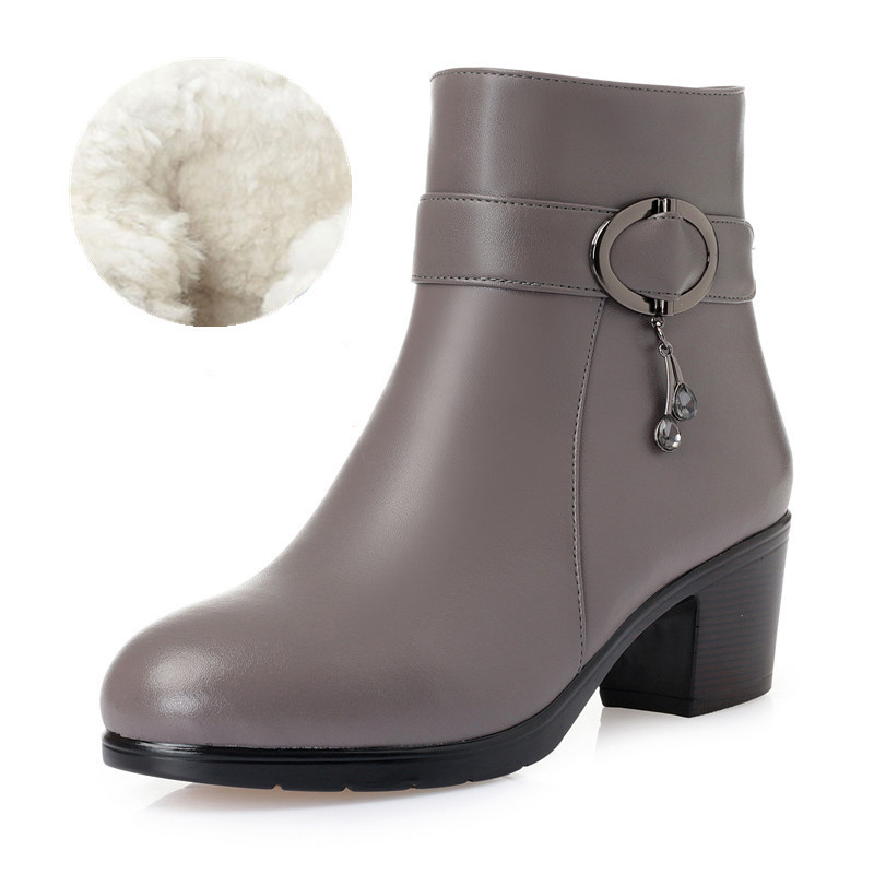 Title 6, Thick heel and velvet warm leather boots, offer...