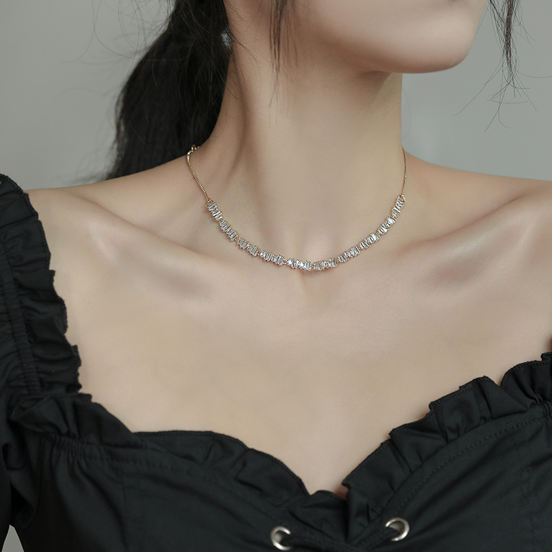 Net red temperament micro-inlaid zircon necklace