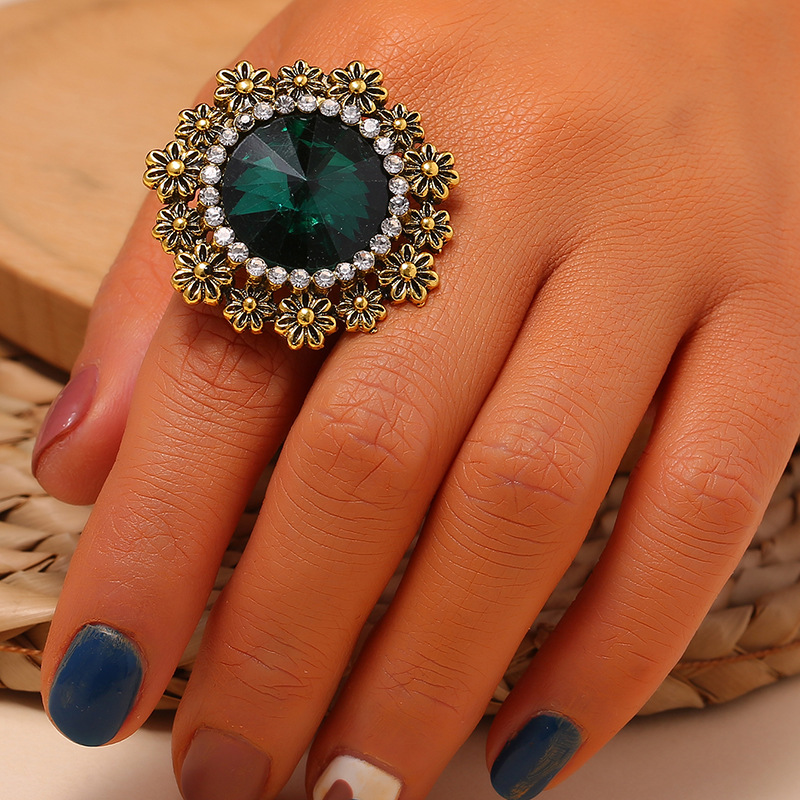Diamond opening adjustable ring