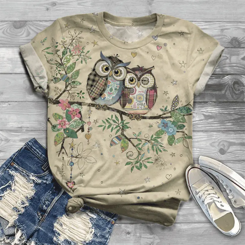 Printed T-shirt with round neck and short sleeves