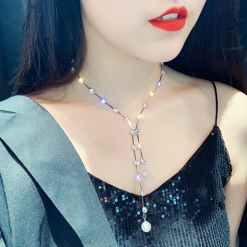 Jewelry short clavicle chain