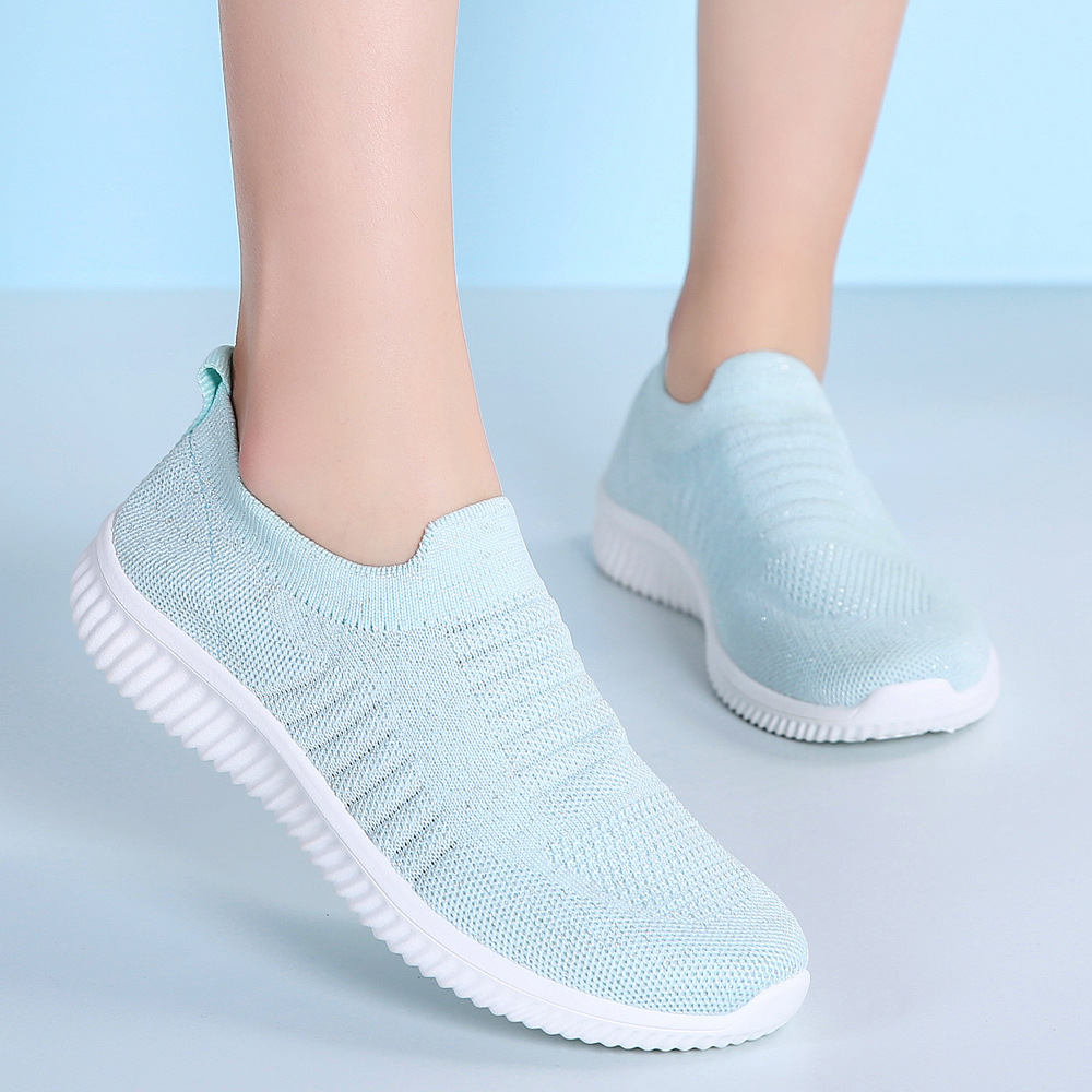 Mesh light and breathable sneaker
