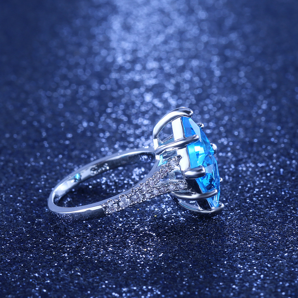 Exaggerated Hollow Blue Triangle Diamond Ring