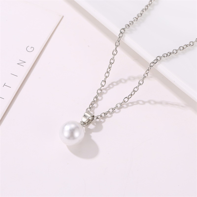 Pearl necklace