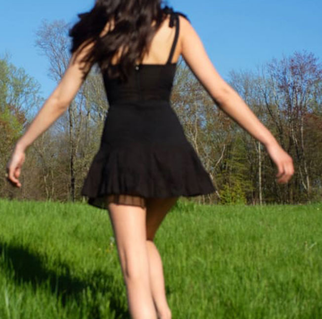 Black lotus leaf suspender skirt