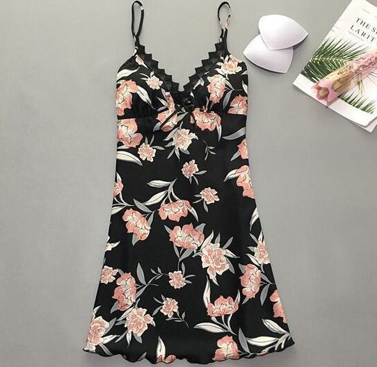 Large size comfortable sexy transparent lace pajamas