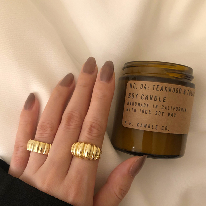 Curved wide face pattern index finger ring bracelet