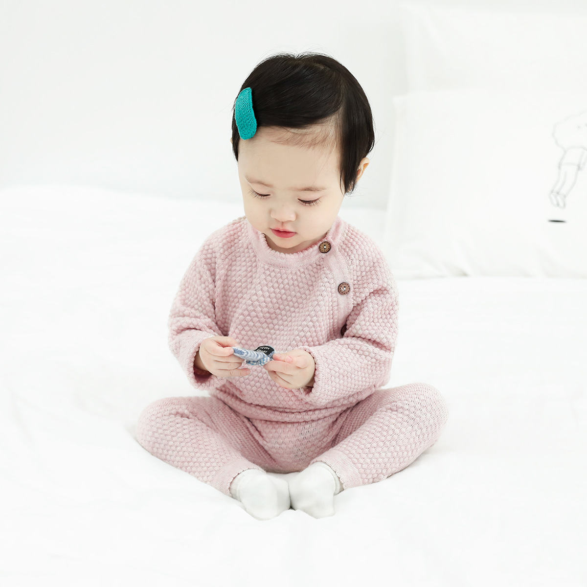 Cute pullover with crew neck