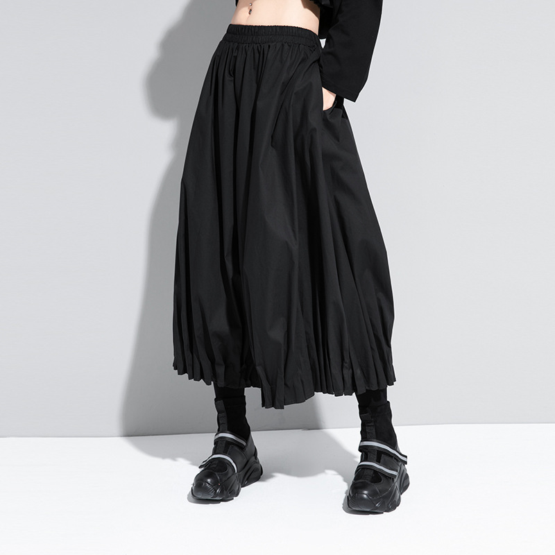 Women's pleated wide-leg pants