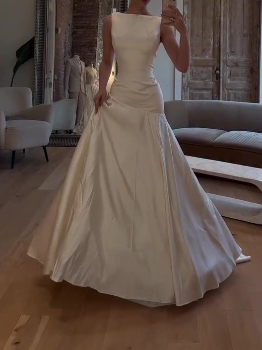 Satiinist õhtune elegants