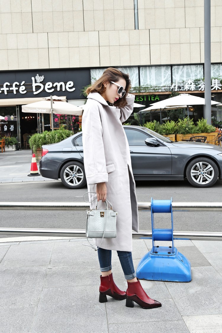 Ladies pointed toe mid-heel leather boots