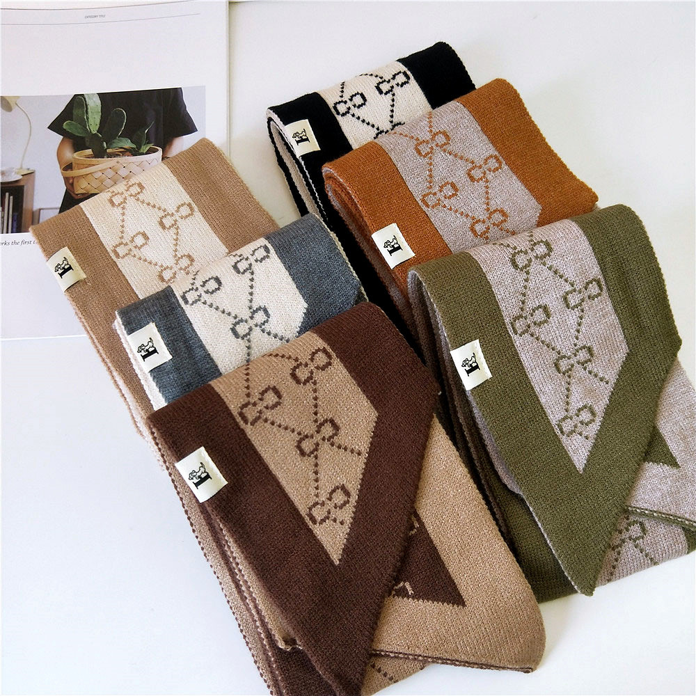 Warm knitted wool Bib