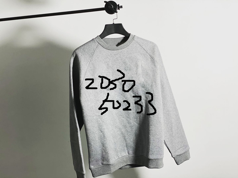 Men's round neck embroidered long sleeve top