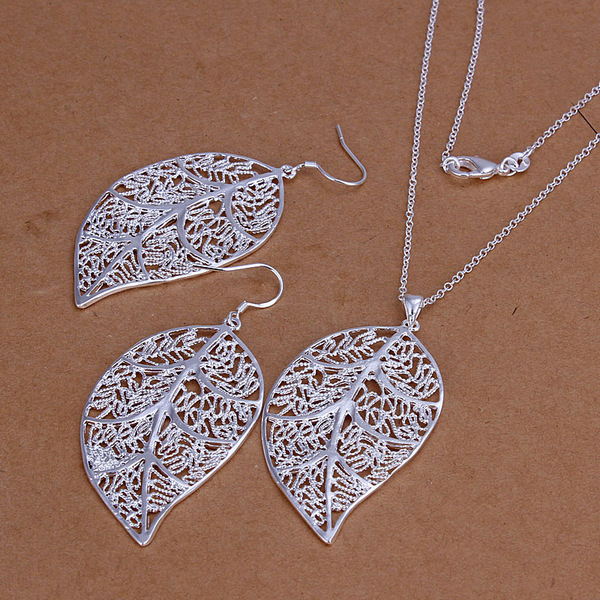 Hollow out leaf earrings foreign trade allergy