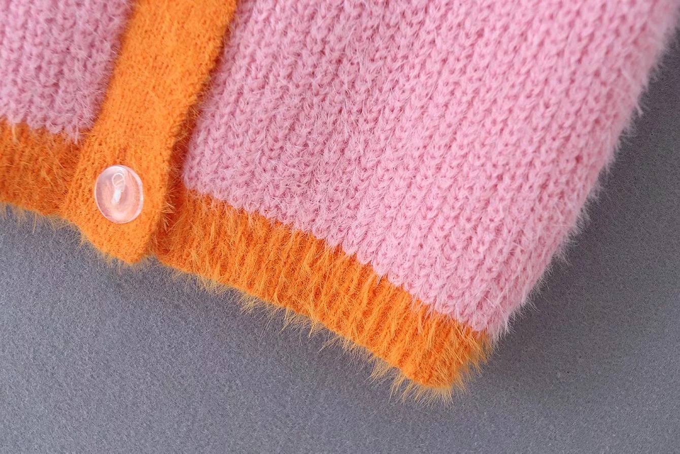 Single-breasted contrast sweater