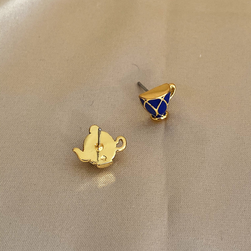 Asymmetrical teapot earrings