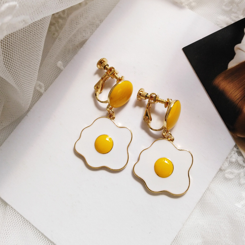 Creative and personalized pouch egg stud ear clip