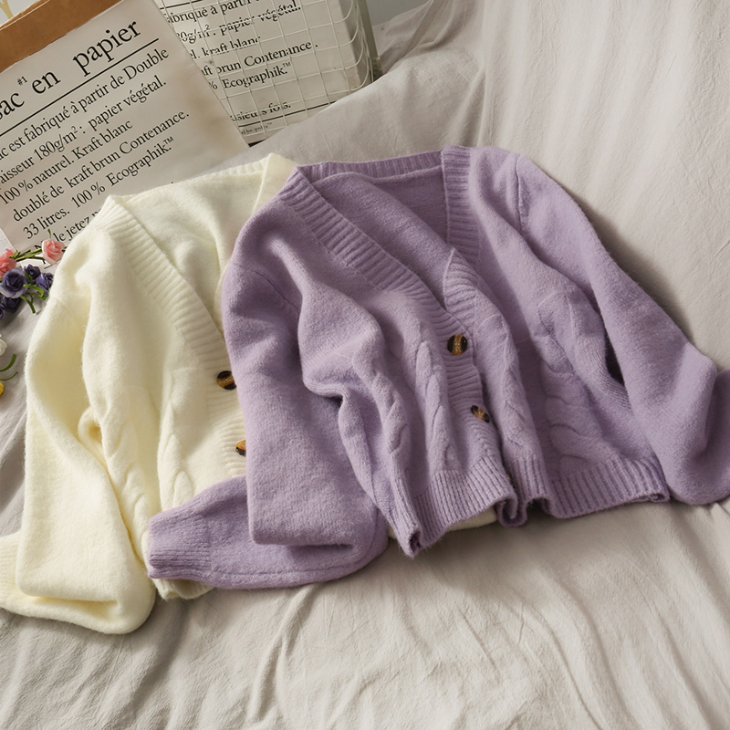 Sweet wind hemp pattern three button short slim sweater